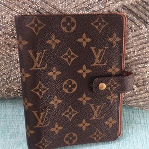 Louise Vuitton planner